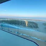 Beachside With Views Apartman *