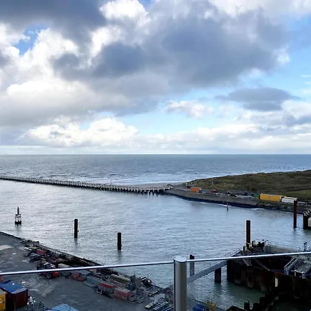 Beachside With Views *