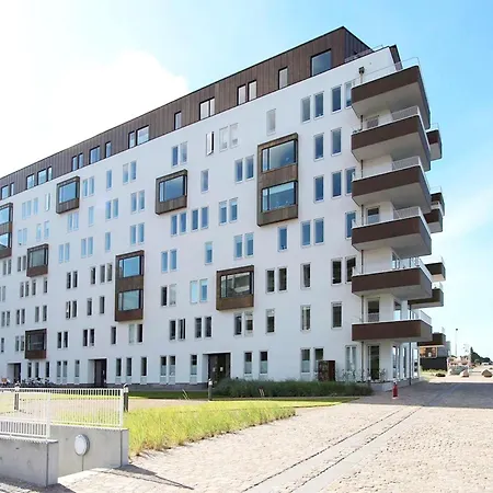 Beachside With Views Apartamento *