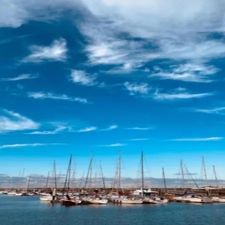Beachside With Views Apartman *