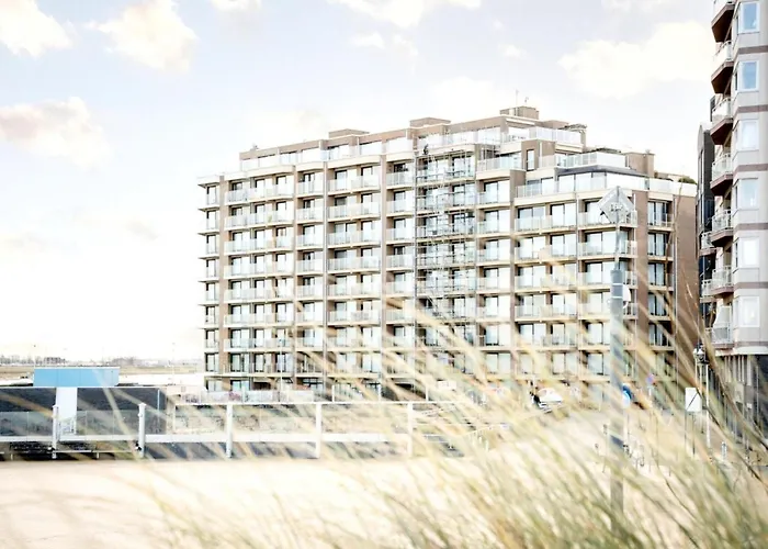 Beachside With Views Apartamento *