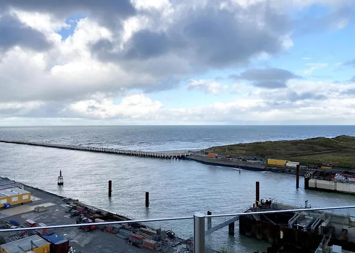 Beachside With Views *