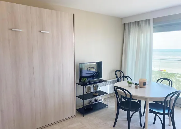 Beachside With Views Apartamento